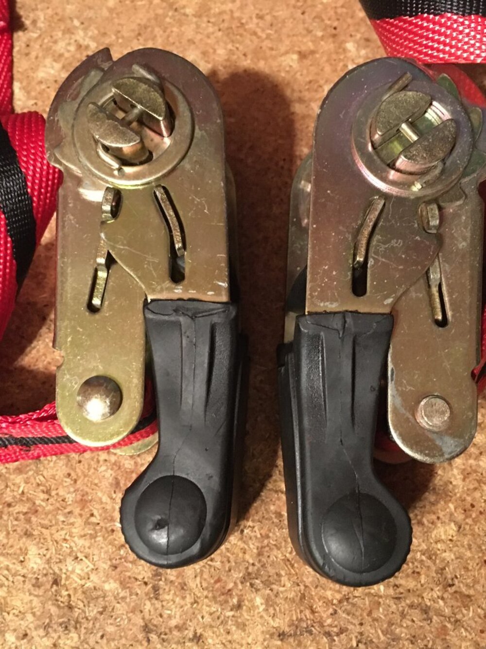 LOT OF 2 TASK FORCE 10FT RATCHET TIE DOWN AND 1 RUBBER TARP STRAP - Picture 5 of 8